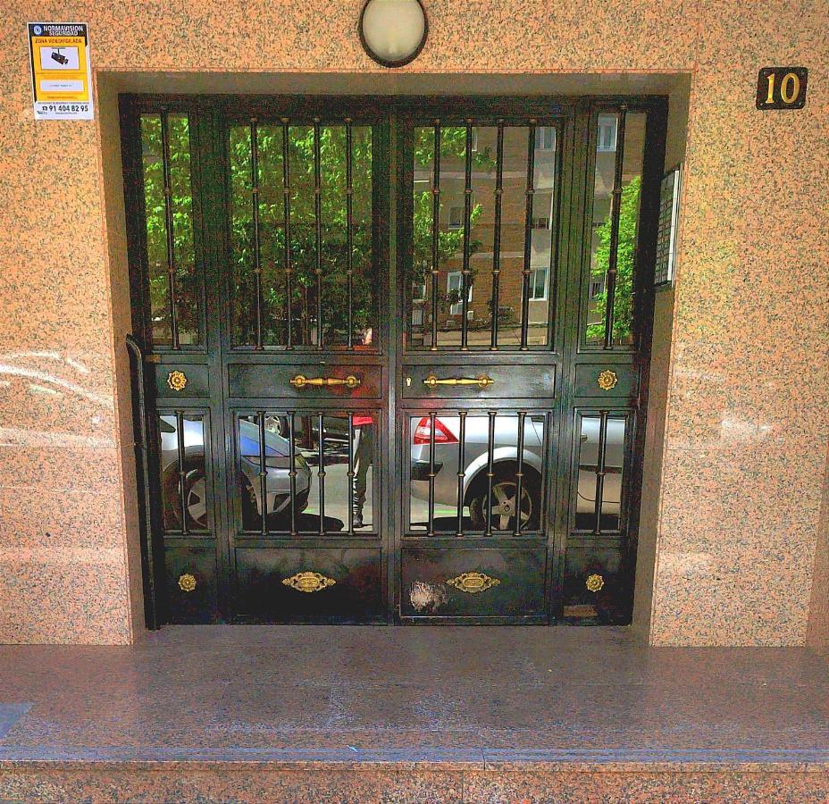شقة Acogedor Duplex Barrio Del Pilar مدريد المظهر الخارجي الصورة